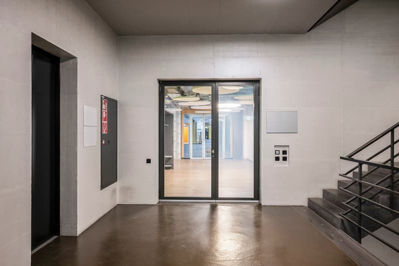 Moderne Büroflächen mit zahlreichen Parkplätzen - Power Tower Baden (15)