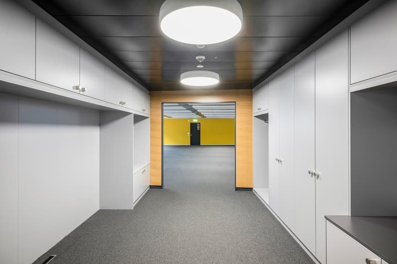 Moderne Büroflächen mit zahlreichen Parkplätzen - Power Tower Baden (11)