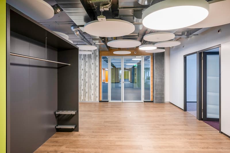 Moderne Büroflächen mit zahlreichen Parkplätzen - Power Tower Baden (7)