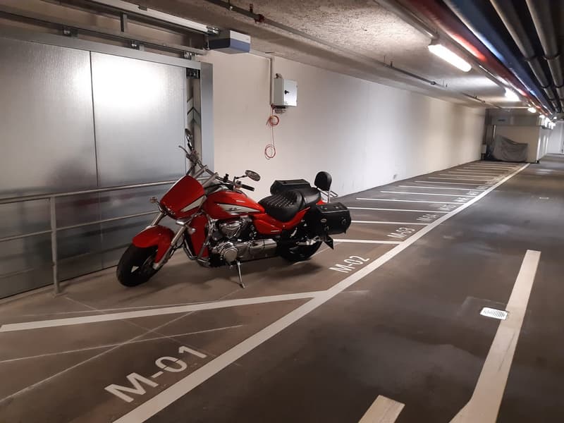 Beispiel_MOTO Parkplatz