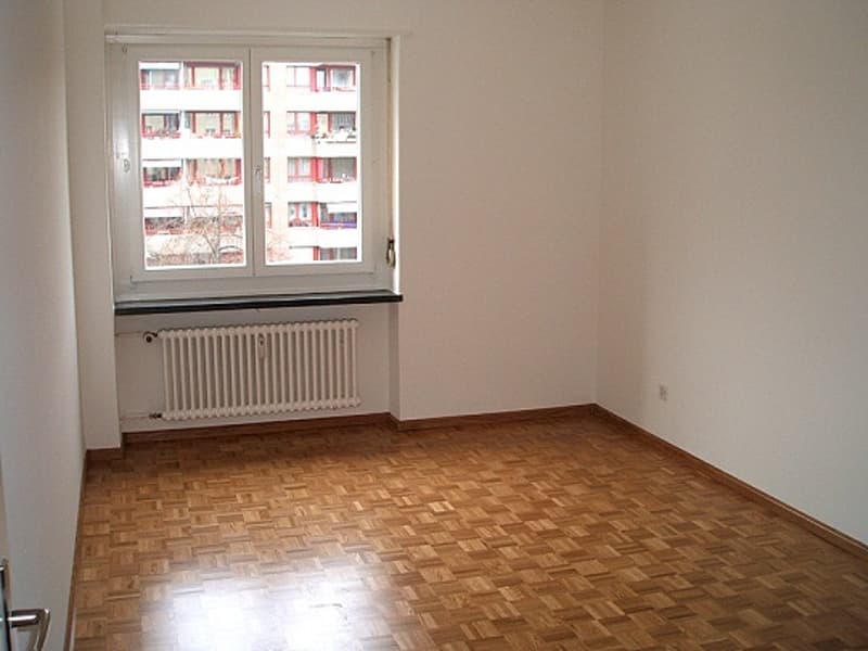 Nähe Naherholungsgebiet Lange Erlen. Neben Stückizenter (8)