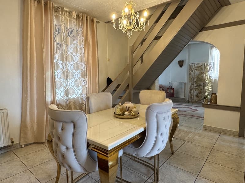 MAISON DE VILLE, GRANDE PIÈCE DE VIE, 4 CHAMBRES ET BEAU JARDIN (6)
