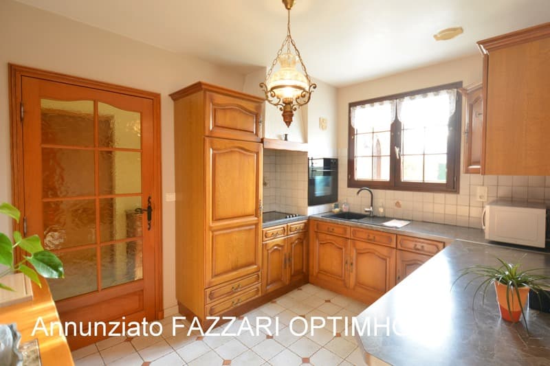 À vendre en exclusivité à Stenay, vaste maison familiale de plain-pied (4)