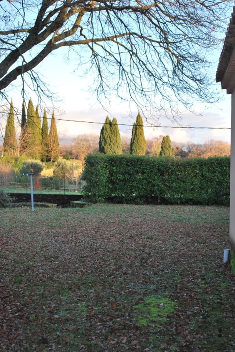 Maison entourée d'un jardin à GRIGNAN (26) (3)