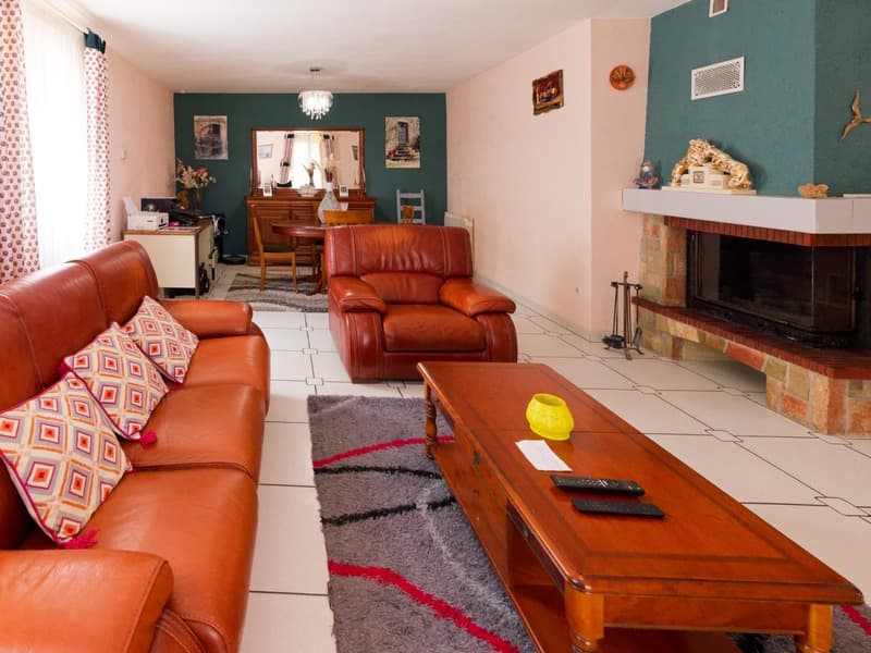 Maison entourée d'un jardin à GRIGNAN (26) (13)