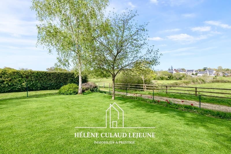MAISON FAMILIALE AVEC VUE DÉGAGÉE SUR LA NATURE - 184 m² - VANNES (12)