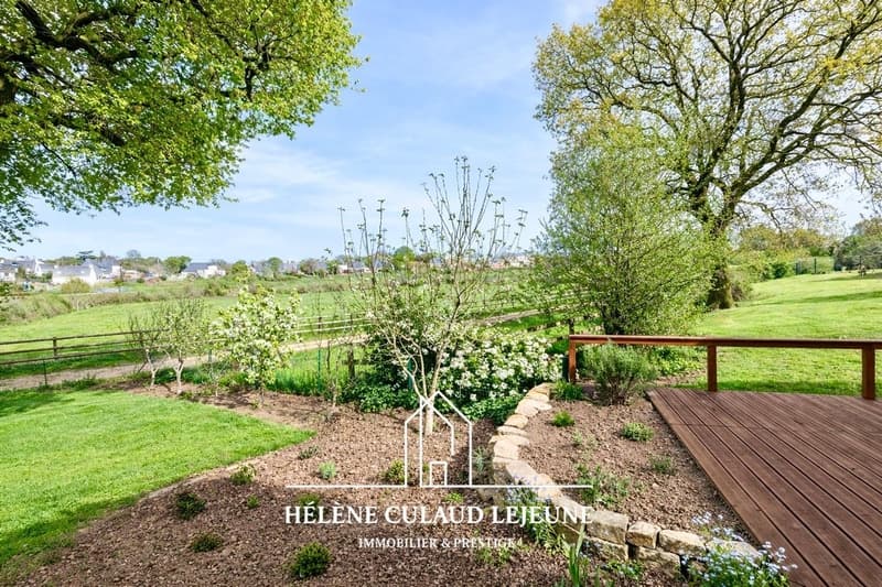 MAISON FAMILIALE AVEC VUE DÉGAGÉE SUR LA NATURE - 184 m² - VANNES (9)