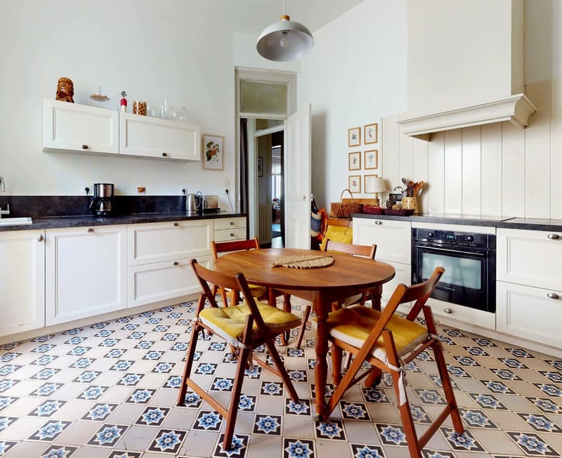 APPARTEMENT F7 DANS TRES BEL IMMEUBLE BOURGEOIS !!! (9)