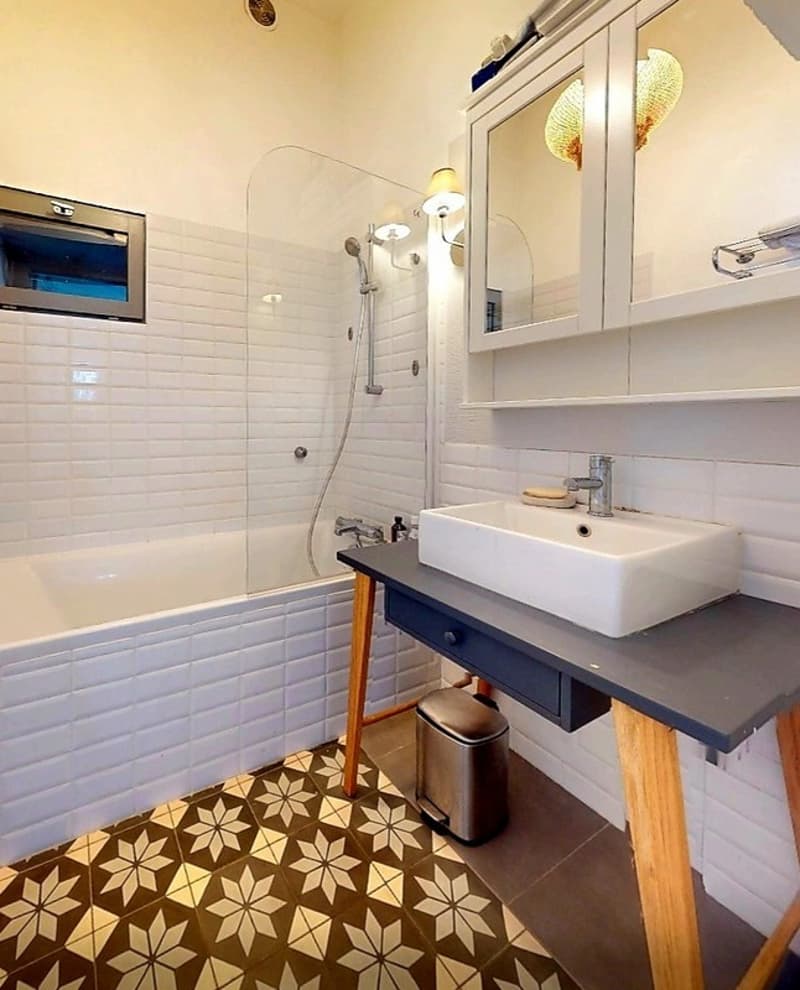 APPARTEMENT F7 DANS TRES BEL IMMEUBLE BOURGEOIS !!! (12)