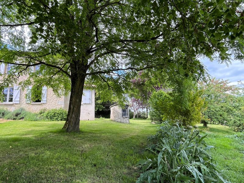 Maison en pierres 210 m² avec dépendances SAINTE COLOMBE DE DURAS (12)