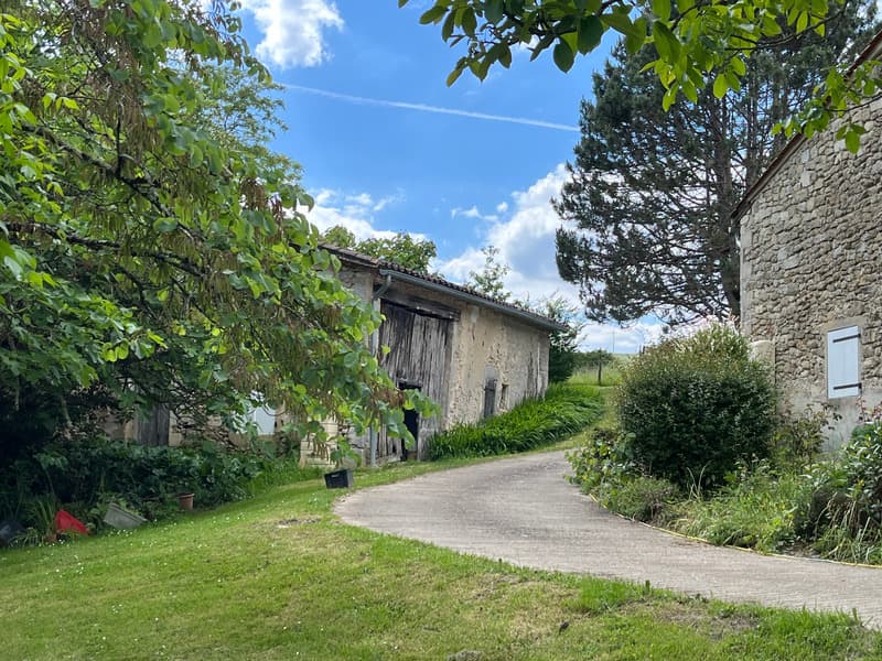 Maison en pierres 210 m² avec dépendances SAINTE COLOMBE DE DURAS (7)