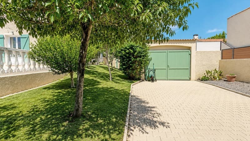 EYGUIÈRES (13) | Belle maison provençale T7 avec cour intérieure et (5)