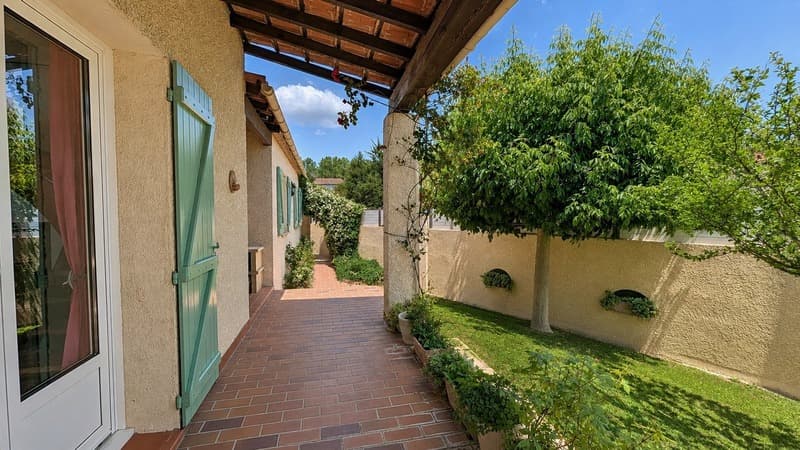 EYGUIÈRES (13) | Belle maison provençale T7 avec cour intérieure et (4)