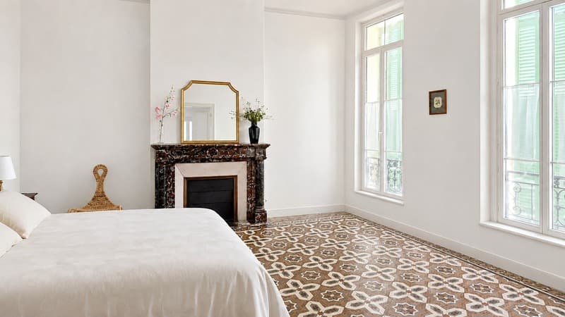 SALON-DE-PROVENCE (13) | Maison de maître de caractère avec jardin et (7)