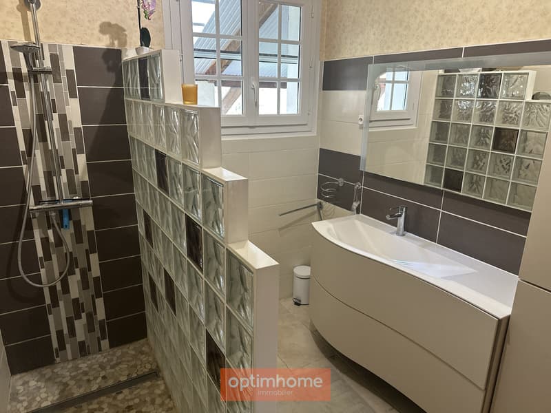 Villa T4 avec piscine couverte, jardin clos autour pour environ 1800 (13)
