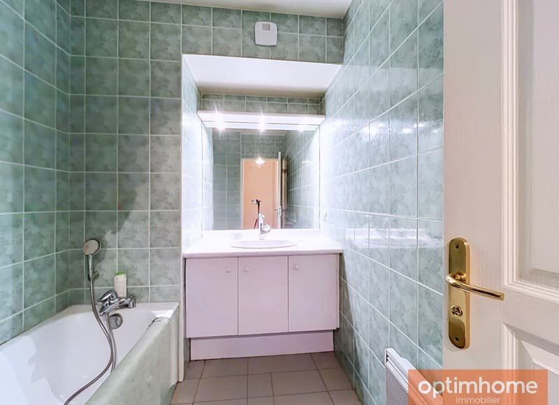 Vente en nue-propriété - Appartement de standing avec balcons cave et (8)