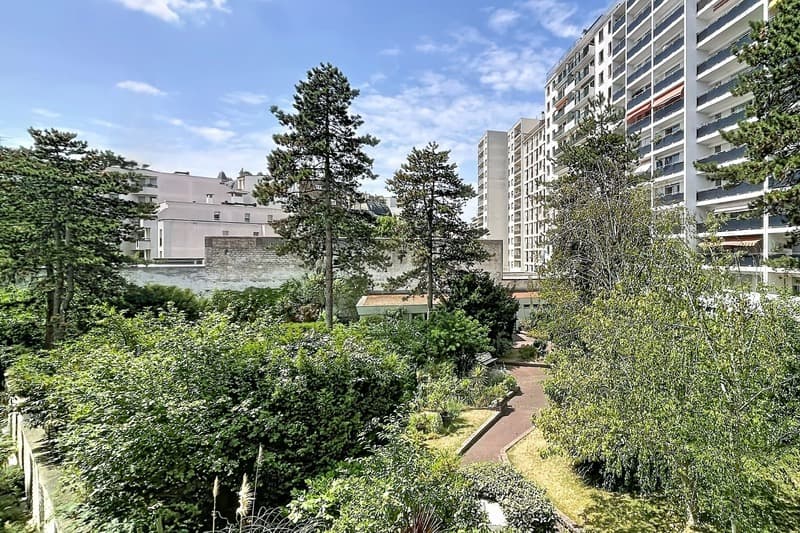 Vente en nue-propriété - Appartement de standing avec balcons cave et (11)