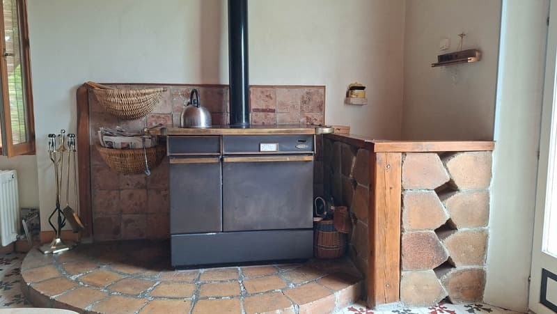 A vendre Authentique propriété de caractère avec gîte indépendant à (7)