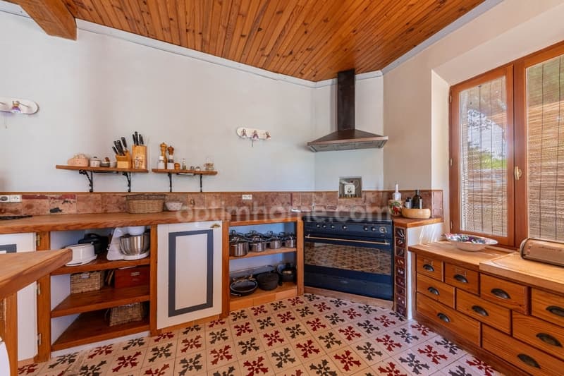 A vendre Authentique propriété de caractère avec gîte indépendant à (5)