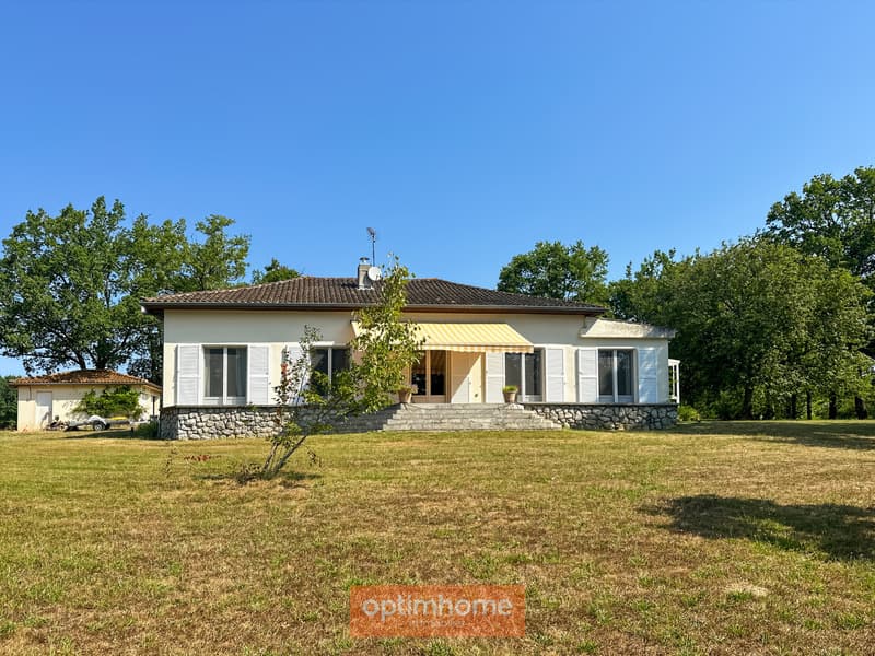 Maison rénovée pleine de charme et de caractère sur son parc boisé (1)