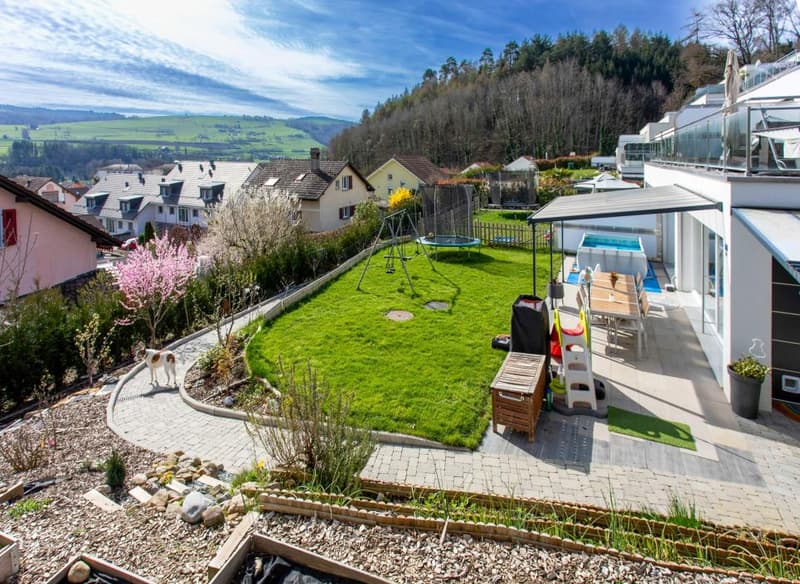 Vue imprenable depuis cette belle villa en terrasse d'angle avec jardin de 294 m2 ! (1)