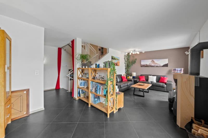 Magnifique villa d'architecte de 7.5 pièces avec piscine chauffée et jacuzzi à 5 minutes de Payerne (3)