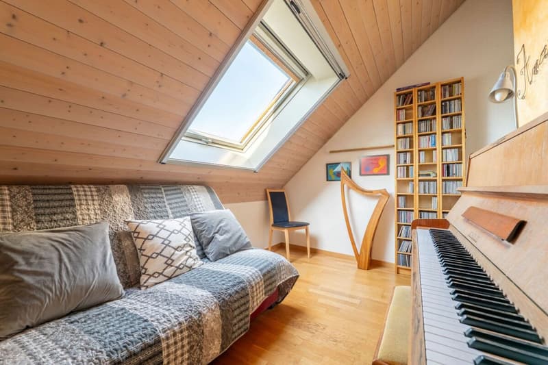 Villa d'architecte de 7.5 pièces avec piscine chauffée et jacuzzi à Corcelles-près-Payerne (8)