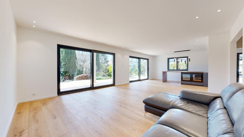 Maison individuelle avec 5 chambres et deux garages (6)