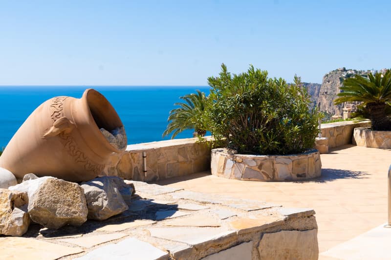 Appartement avec piscine?? Vue mer exceptionnelle plein Sud ! (3)