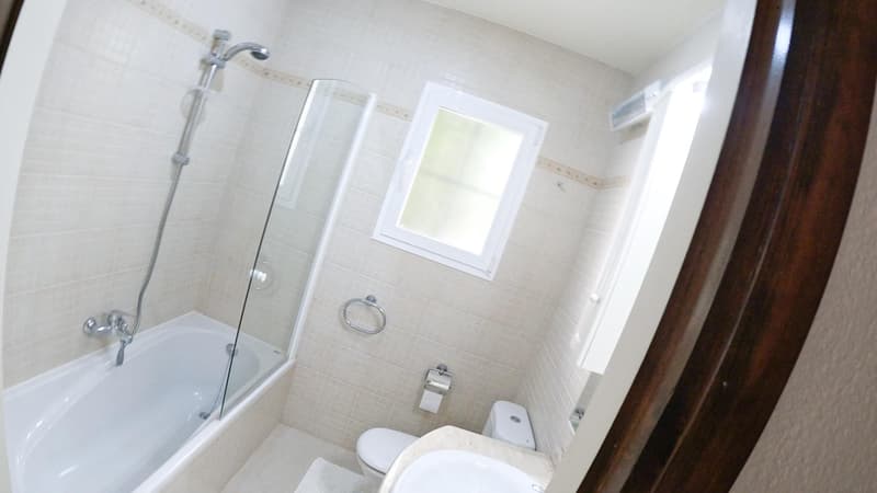 Appartement avec piscine?? Vue mer exceptionnelle plein Sud ! (11)