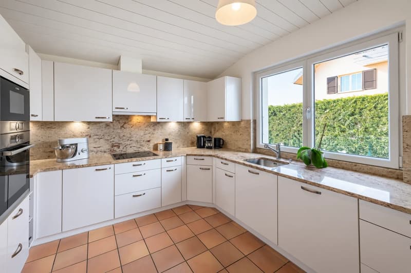 Maison mitoyenne de 6.5 pièces avec jardin. au coeur d'un village préservé (4)