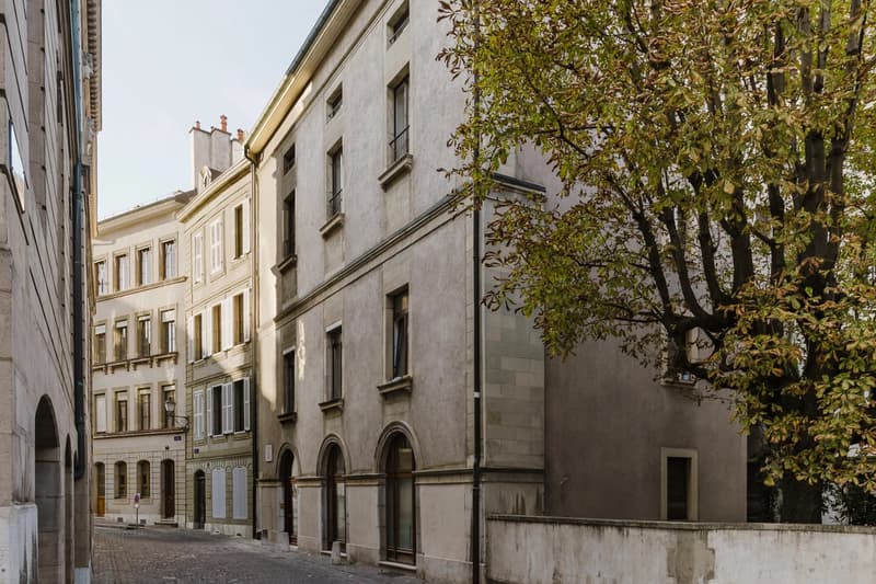 Appartement de 5 pièces avec vue sur le lac et la Cathédrale (13)