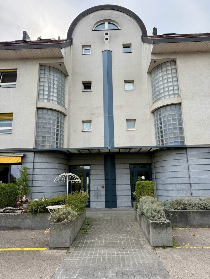 Place de parc intérieure - Emplacement idéal centre-ville de Gland (3)
