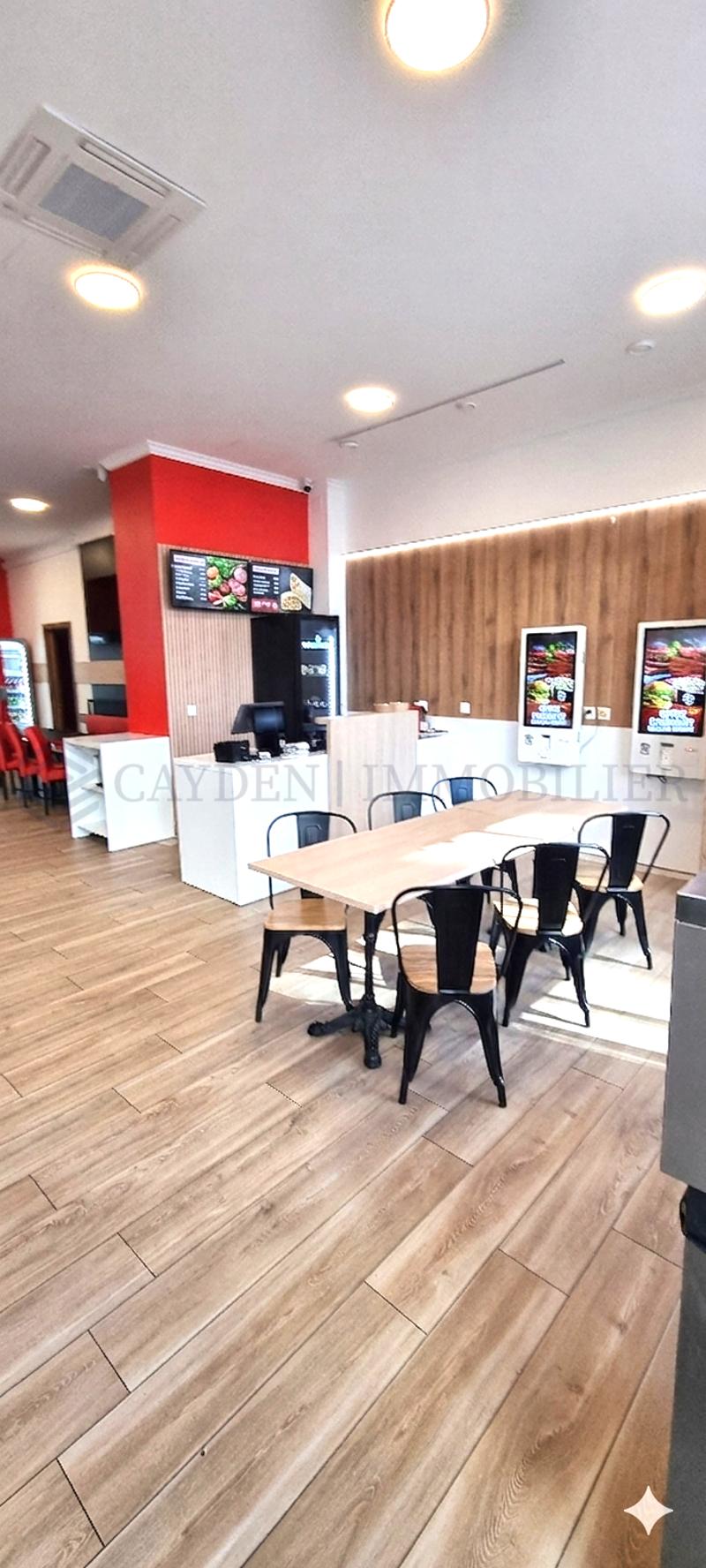 Exclusif! Magnifique restaurant tout neuf, clé-en-main ! (4)