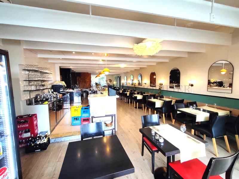 En exclusivité! Complexe de Restaurant! (3)