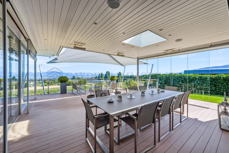 EN EXCLUSIVITE - Villa contemporaine, vue lac imprenable (6)