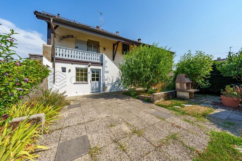 Exclusivité !! Belle maison centenaire à découvrir (1)