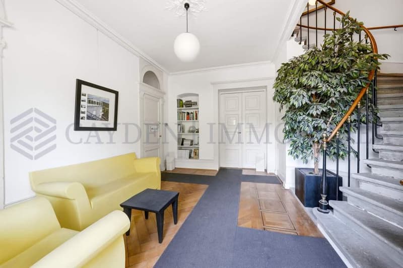 Exclusivité !!!! Bel appartement entièrement rénové dans une bâtisse de charme. (11)