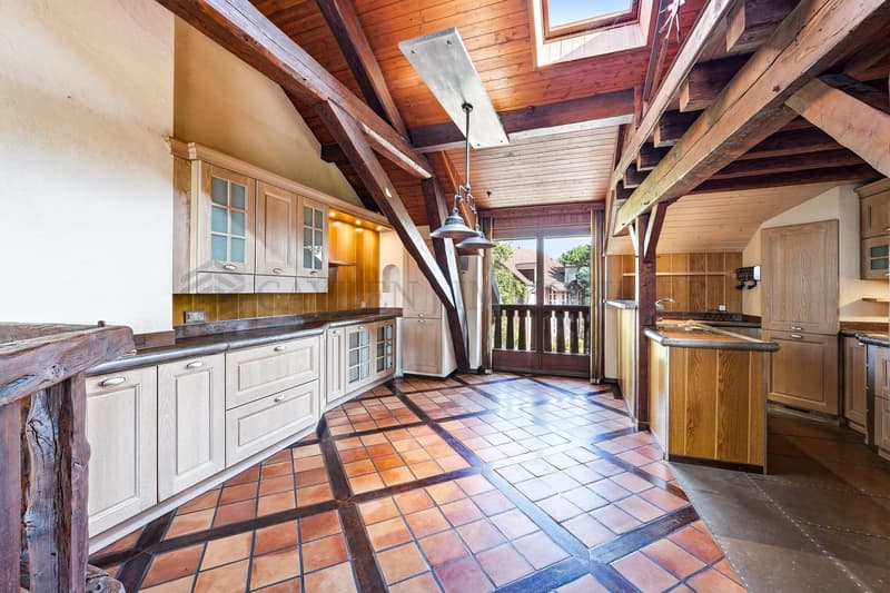 Exclusivité !! 6 pièces atypique avec confort d'une maison (3)