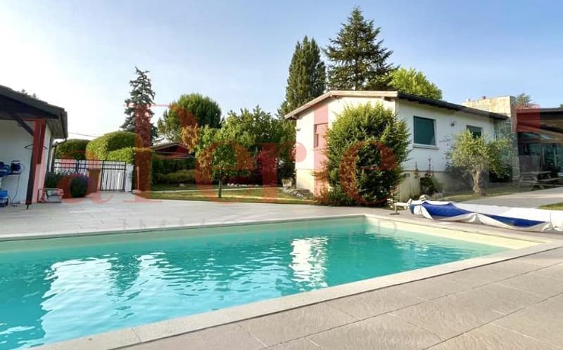 À vendre à Thônex: Villa individuelle avec piscine située dans un quartier calme (1)