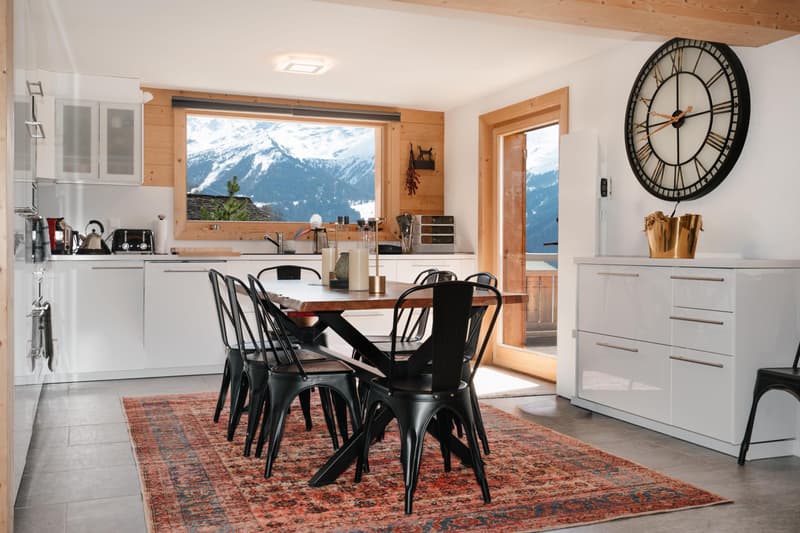 Un chalet de 5 chambres niché dans le charmant village de Médières. (4)