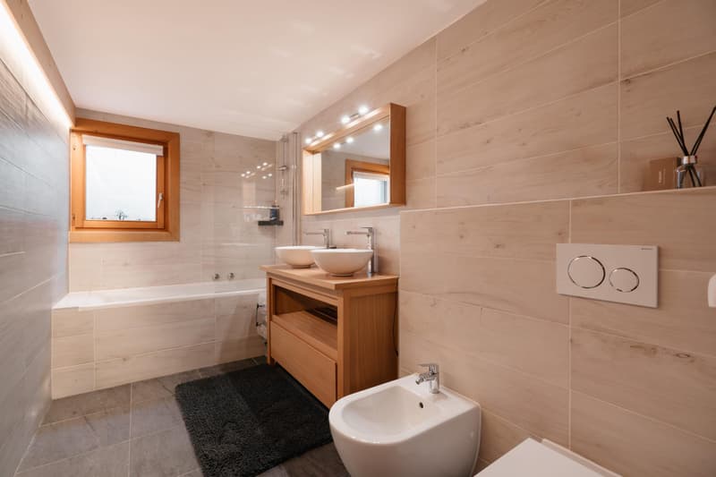 Un chalet de 5 chambres niché dans le charmant village de Médières. (7)