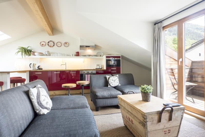 Beau bâtiment avec 4 appartements + espace commercial (3)