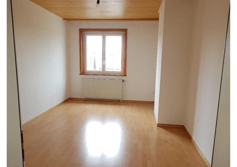 Charmant appartement de 3,5 pièces avec balcon et vue panoramique à Corcelles-sur-Chavornay (3)