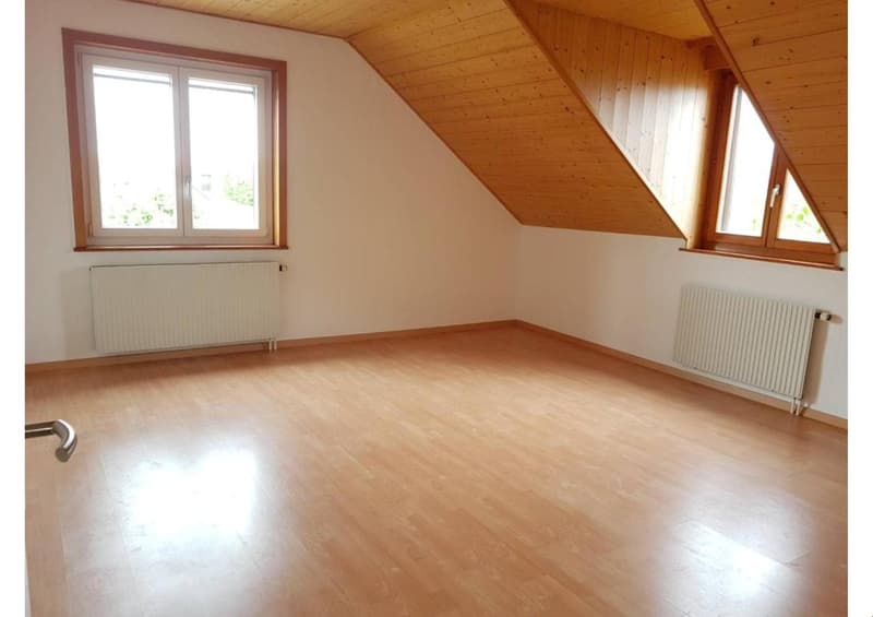 Charmant appartement de 3,5 pièces avec balcon et vue panoramique à Corcelles-sur-Chavornay (2)
