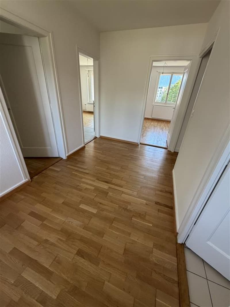 Appartement de 4 pièces avec balcon dans quartier calme (4)
