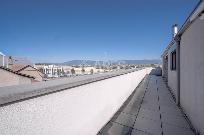 Attique à rénover avec 76m2 de terrasses triple exposition (16)