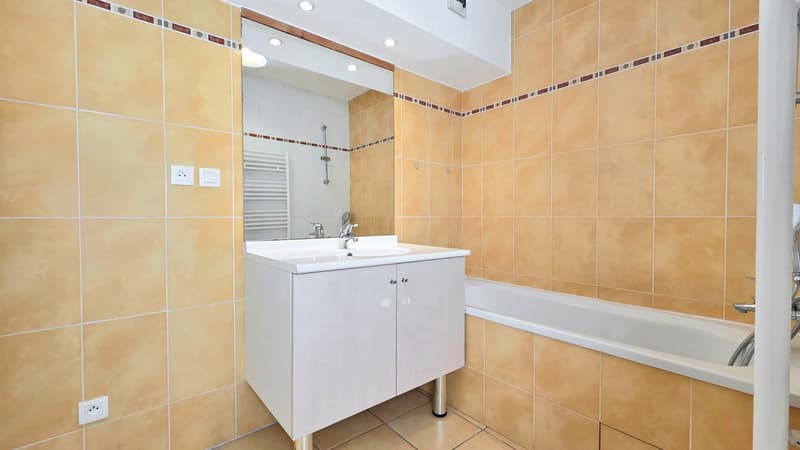 Beaumont Le Châble : Lumineux T3 avec garage et cave (10)