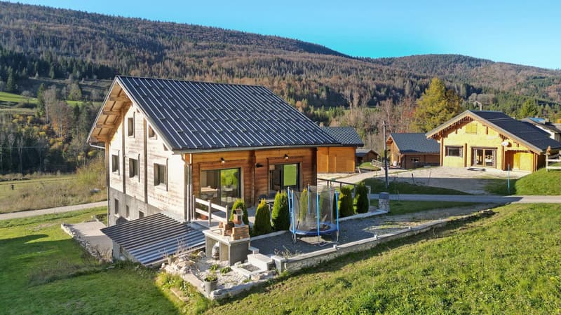 Spacieux chalet moderne T9 à Mijoux (4)