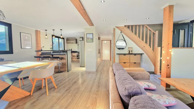 Spacieux chalet moderne T9 à Mijoux (5)
